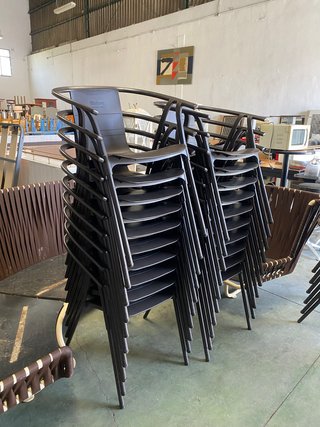 Sillas de bar apilables