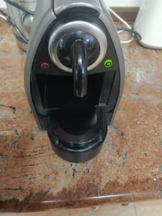 Cafetera Nespresso Krups XN 2005