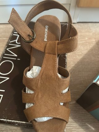 Sandalias Graceland Marrones y regalo las otras