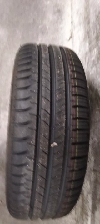 Rueda Michelin 205/60 R16 con llanta
