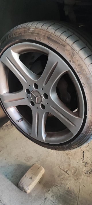 Llantas Mercedes 18