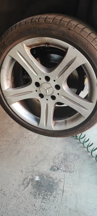 Llantas Mercedes 18