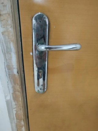 Puerta blindada madera