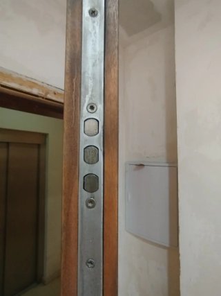 Puerta blindada madera