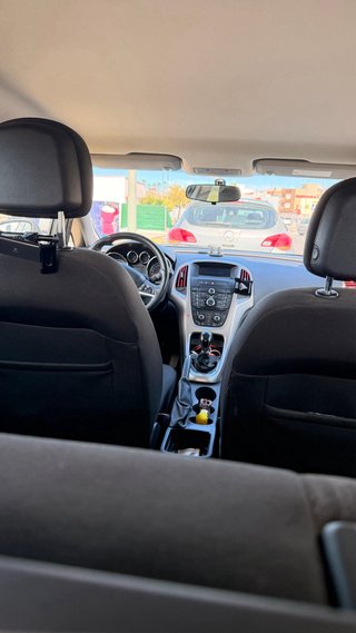 Opel Astra 2011