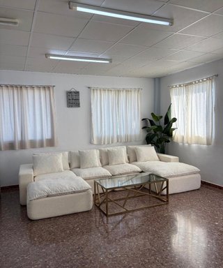 Sofá modular beige + Mesa centro cristal