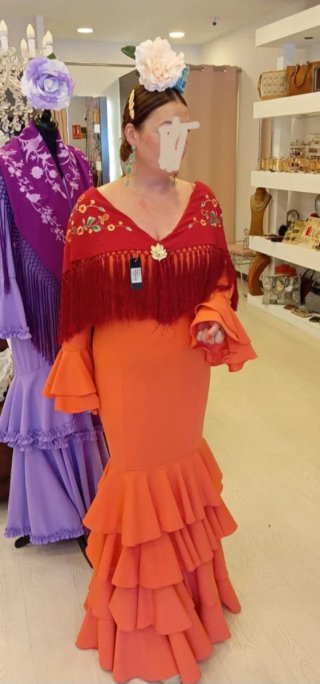 Traje de gitana y mantoncillo