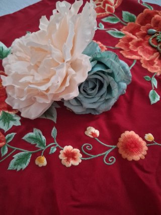 Traje de gitana y mantoncillo