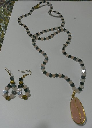 Collana e orecchini ematite e quarzo rosa