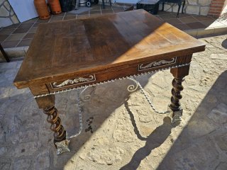 Mueble de época madera y mármol