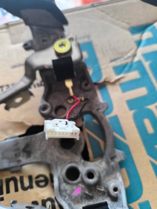 Volante Mazda cuero Perforado