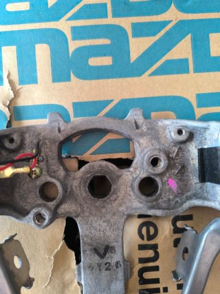 Volante Mazda cuero Perforado