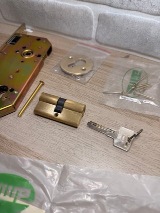 Amig-cerradura de embutir+ cilindro de seguridad