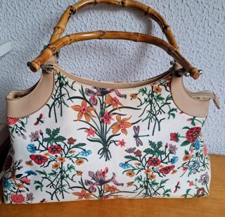Varios bolso floral azul  Blanco y otros