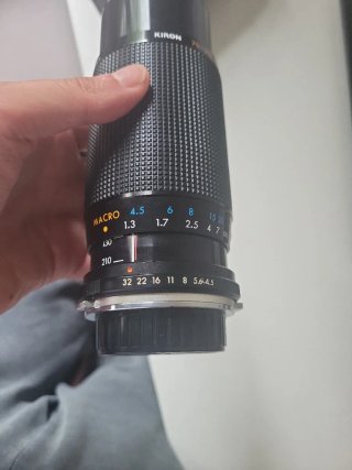 Kiron 70-210mm f/4.5 Macro 1:4