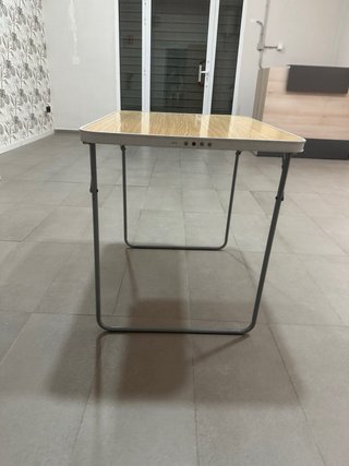 Mesa plegable Decathlon madera y metal