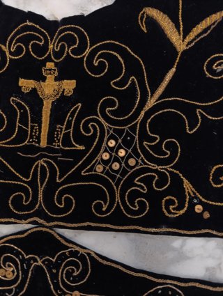 Cintura y pecho bordado oro para Virgen Dolorosa