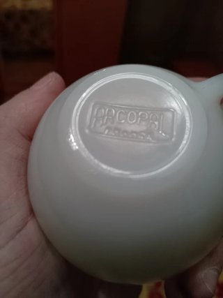 Servicio de mesa antiguo de vidrio y porcelana