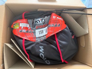 Casco KYT Moto Negro y Rojo