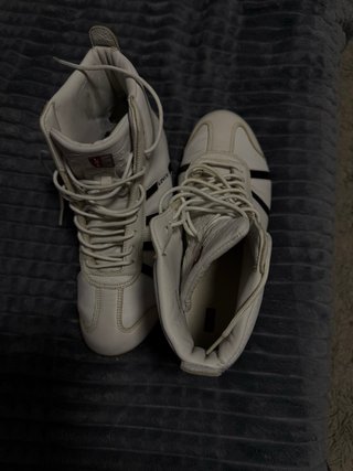 Zapatillas Levi's Blancas y Negras