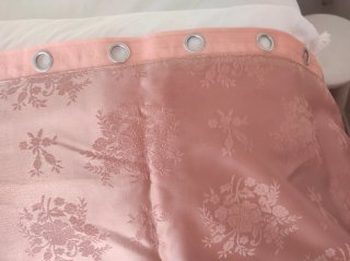 Cortinas rosa palo con estampado floral