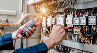 Técnico de electricidad y telecomunicaciones