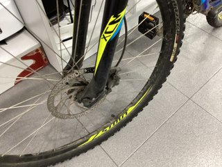 Bicicleta de Montaña Azul y Amarilla E:535923