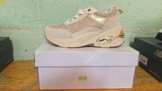 Bambas Guess Beige y Doradas