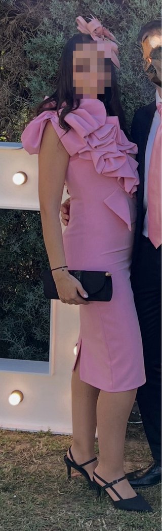 Vestido fiesta rosa asimétrico volantes