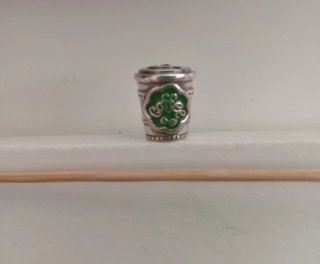 Charm Taza Café Plata y Verde