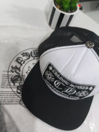 Gorra Chrome Hearts Negra y Blanca