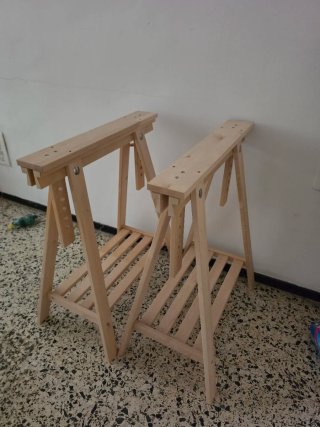 Escritorio Ikea con caballete