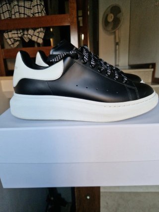 Alexander McQueen Sneakers Uomo Nero Bianco