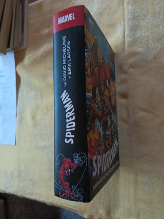 SPIDERMAN. D. Michelinie y E. Larsen