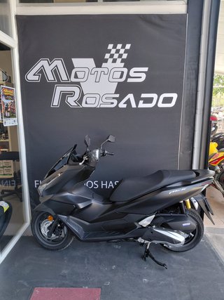 Honda PCX 125 Negra