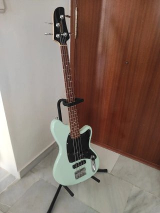Ibanez tmb30 + funda fender F610 Short scale bass