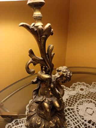 Lámpara de bronce con ángel