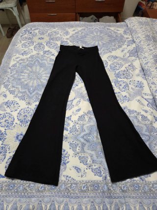 Pantalón acampanado negro TXS