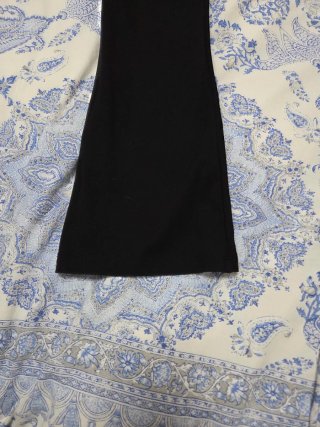 Pantalón acampanado negro TXS