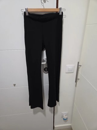 Pantalón acampanado negro TXS