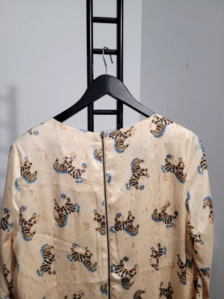 Vestido estampado tigre beige