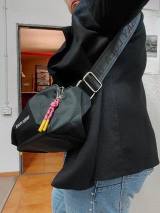 Bolso bandolera grande negro plateado
