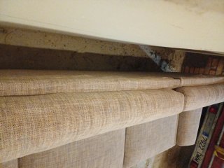 Sofá de 2 plazas en tela beige y gris