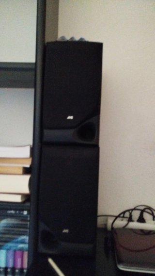 Altavoces JVC Negros
