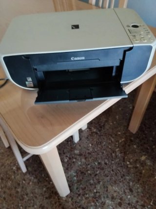 Impresora Canon Multifunción Negra y Gris