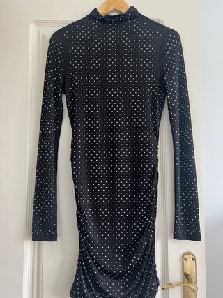 Vestido negro con pedrería