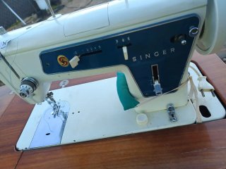 Máquina de coser Singer antigua