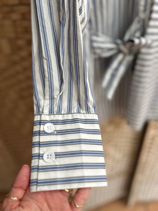 Camisa Mango Rayas Azul y Blanco - modelo grande