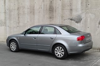 AUDI A4 2.0 130CV 179.000KM * 1 DUEÑO Y LIBRO *