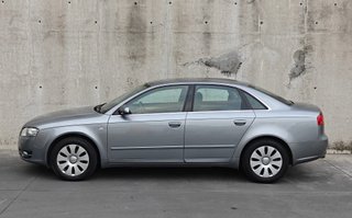 AUDI A4 2.0 130CV 179.000KM * 1 DUEÑO Y LIBRO *